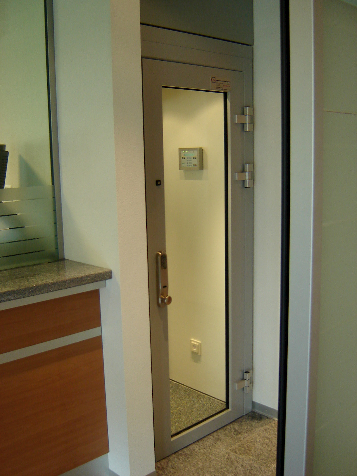 Image description: VER DSC00014